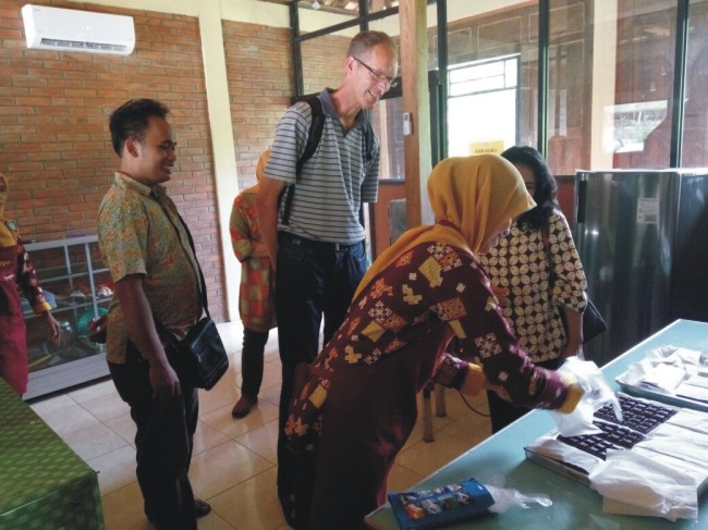 Griya Cokelat Nglanggeran dikunjungi Team expert PUM Netherlands, berpeluang Training ke Belanda