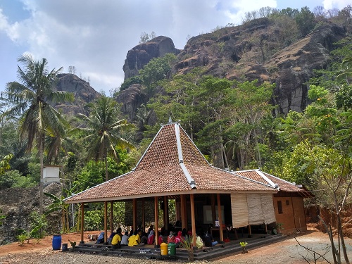  Kerjasama POKDARWIS dan Pemerintah dalam membangun destinasi wisata desa nglanggeran. 