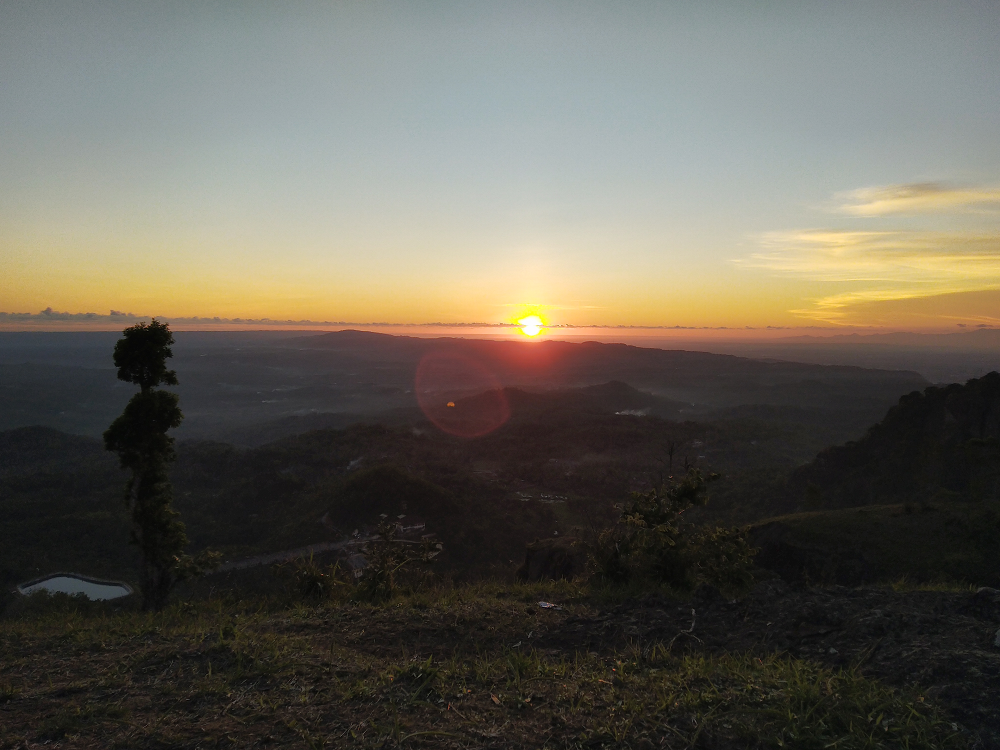 Surga Berburu Sunset di Nglanggeran