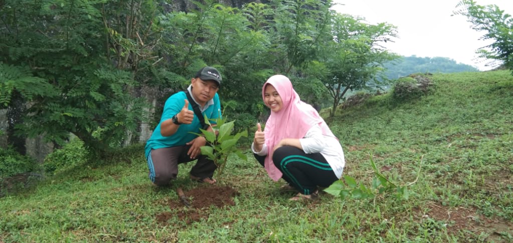 Menjaga Kelestarian Flora dan Fauna di Desa Sikabau