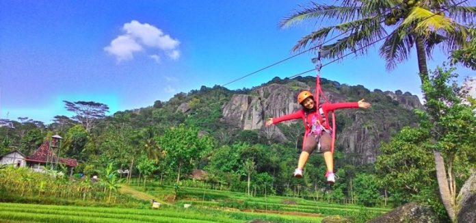 Berwisata ke Nglanggeran, Sempatkan Untuk Menjajal Atraksi Wisata Flying Fox 