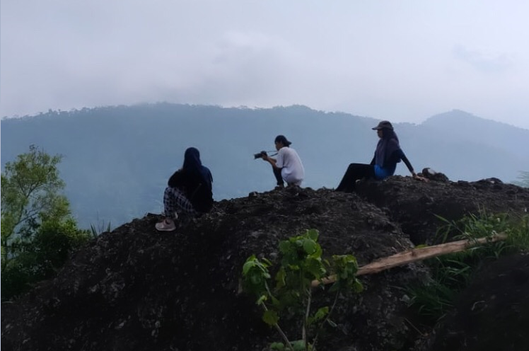 Indahnya Sunrise di Kampung Pitu