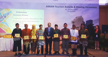 Desa Wisata Nglanggeran memperoleh Peghargaan CBT Asean  di Singapore.
