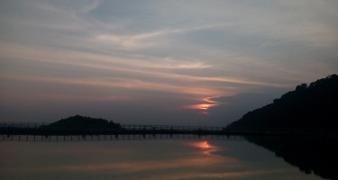 “Menangkap†Senja di Embung Nglanggeran