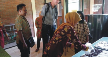 Griya Cokelat Nglanggeran dikunjungi Team expert PUM Netherlands, berpeluang Training ke Belanda