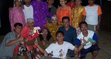 SEBUAH LAKON PARODI SATU BABAK: JAKA TARUB