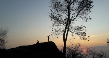 Sunset Di Langit Sang Purba