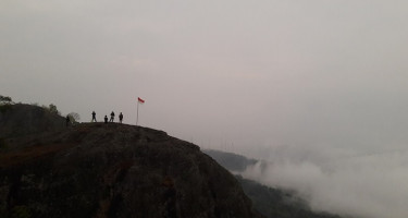 Sunrise Moment di Kampung Pitu Naik Pajero Bikin Seru