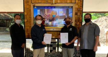 Desa Wisata Nglanggeran didorong menjadi Desa Wisata percontohan untuk Desa Wisata Digital dan penerapan protokol Kesehatan oleh Kemenparekraf