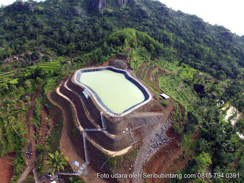 Embung Nglanggeran dari Atas Puncak Gunung Api Purba
