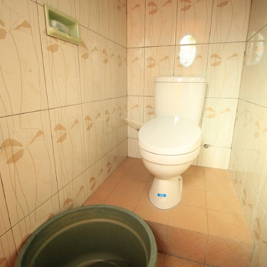 Fasilitas Toilet Homestay, Alhamdulillah Dinas Pariwisata DIY memberikan suport melalui Hibah Gubernur untuk peningkatan 79 Homestay di Desa Nglanggeran